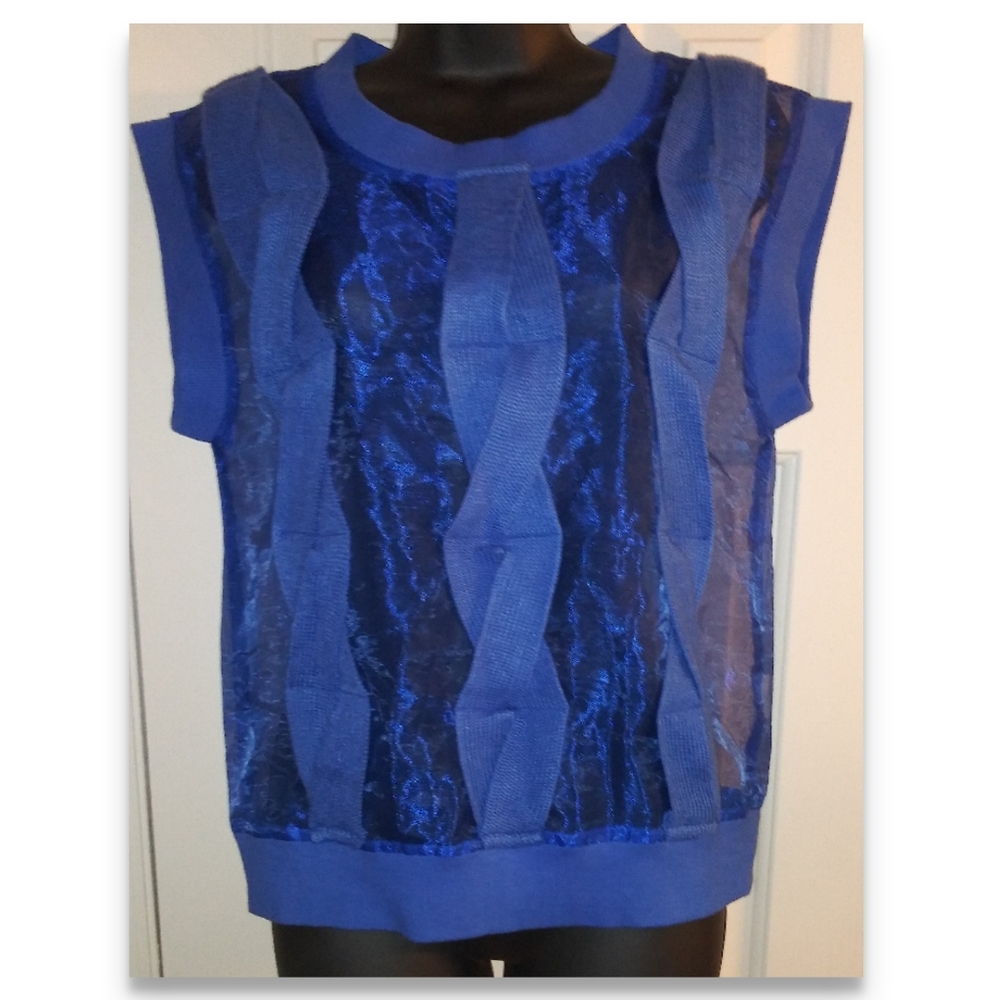 Detailed sleeveless top